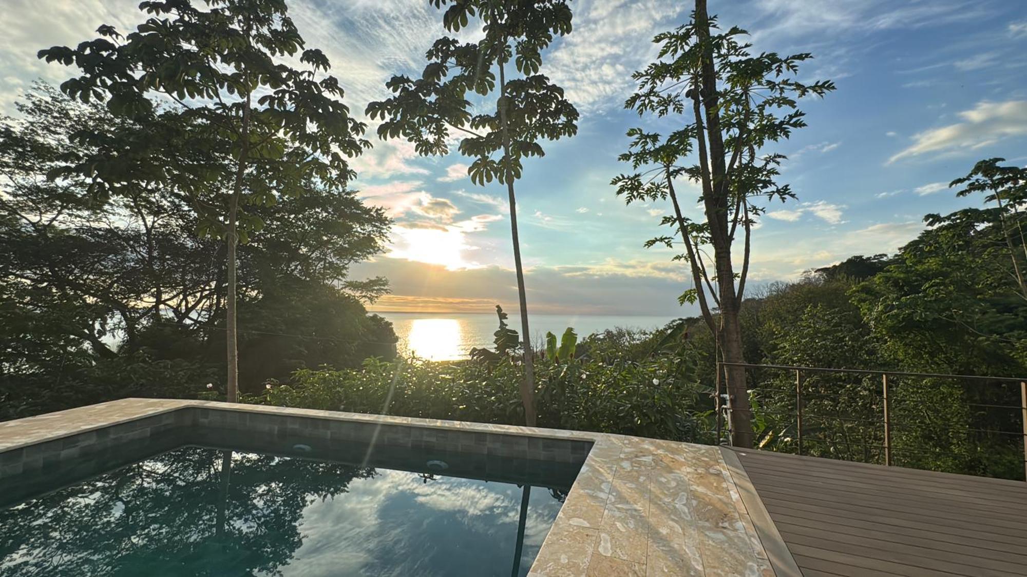 Casa Luna - Private Suites With Ocean View, Pool, Ac, Wifi Playa Santa Teresa  外观 照片