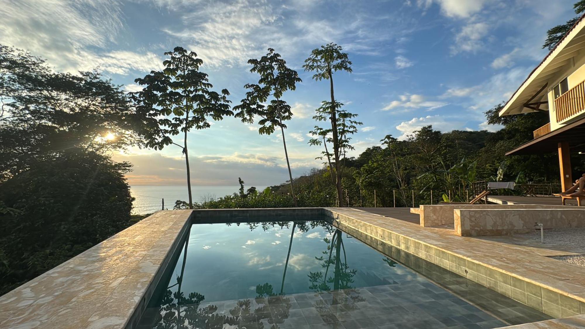 Casa Luna - Private Suites With Ocean View, Pool, Ac, Wifi Playa Santa Teresa  外观 照片